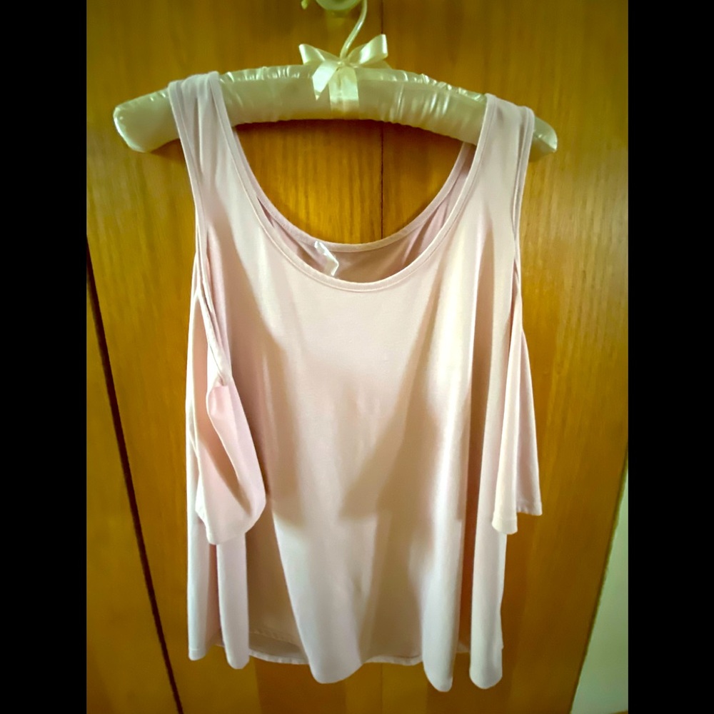 Soprano cold shoulder top